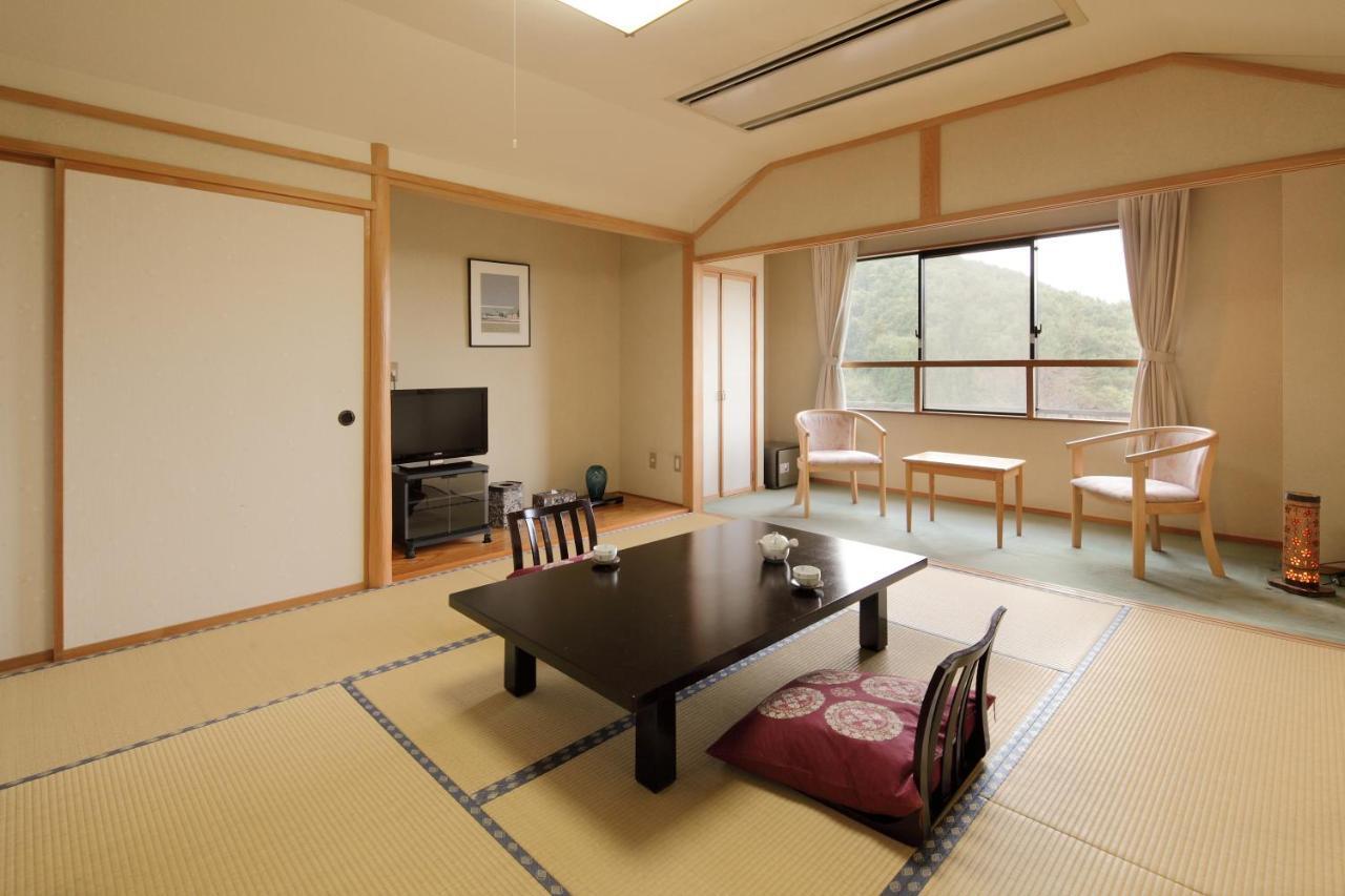 Sanazawa-No-Mori Numata (Gunma) Quarto foto
