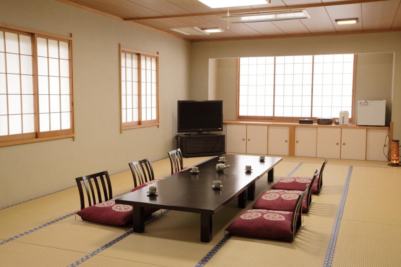 Sanazawa-No-Mori Numata (Gunma) Quarto foto