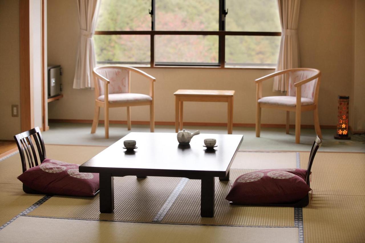Sanazawa-No-Mori Numata (Gunma) Quarto foto